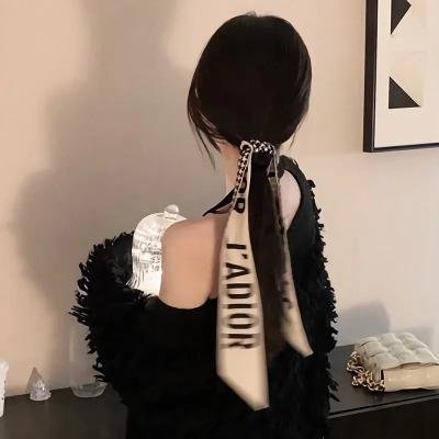 少女嬉春